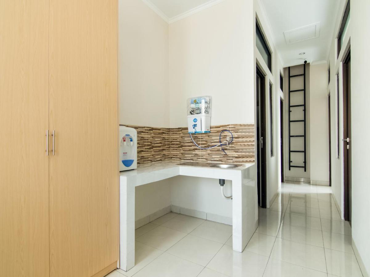 Oyo 3824 Columbus Residence J1 Telukjambe المظهر الخارجي الصورة